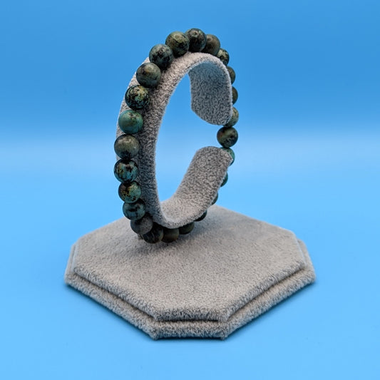 Elastic bracelet with minerals